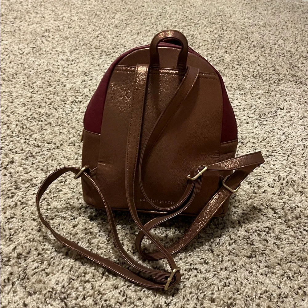 Harry Potter Danielle Nicole 9 3/4 backpack - Picture 5 of 6